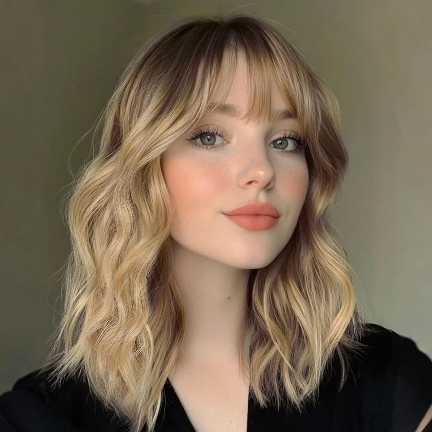 14" Blonde Wig with Bangs Short Wavy Curly Ombre Wig with Dark Roots-Synthetic Heat Resistant 